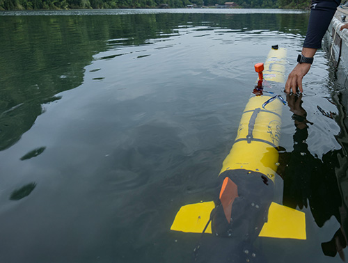 Smart Modems, Smarter AUVs – Enabling Dynamic Missions in Commercial Vehicles